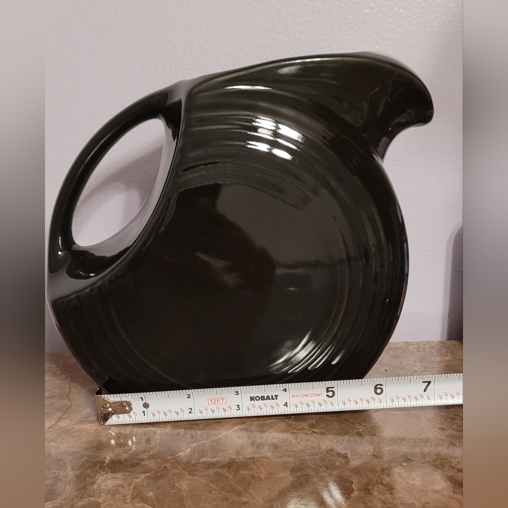 VINTAGE Fiestaware Large Black Disk Pitcher - 64 oz - Picture 7 of 8